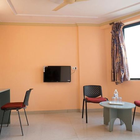 Oyo Flagship 37830 Hotel Aakar International Сатара Экстерьер фото