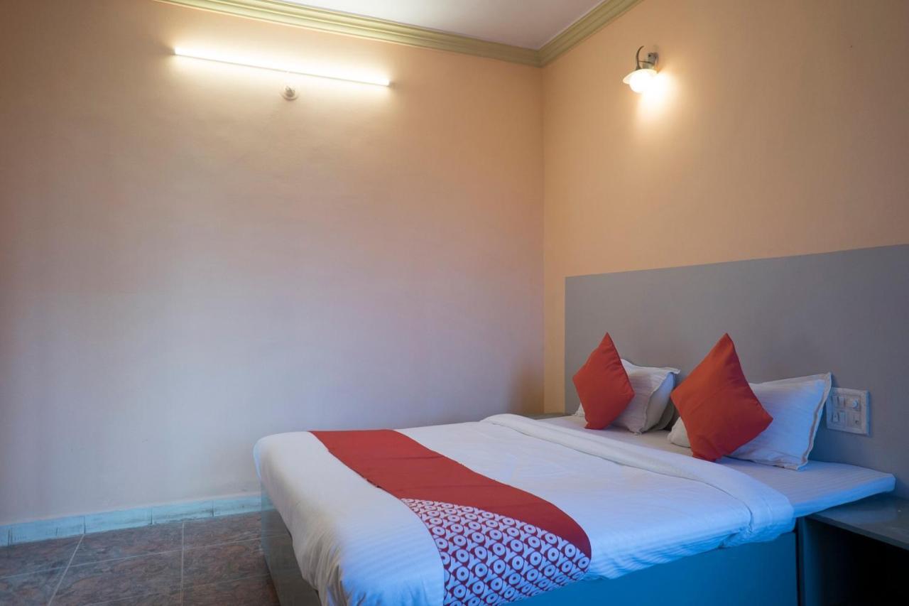 Oyo Flagship 37830 Hotel Aakar International Сатара Экстерьер фото