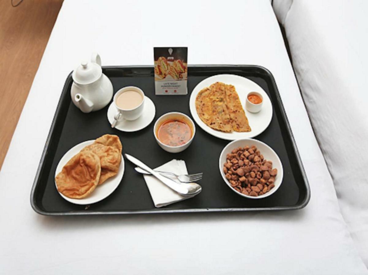 Oyo Flagship 37830 Hotel Aakar International Сатара Экстерьер фото